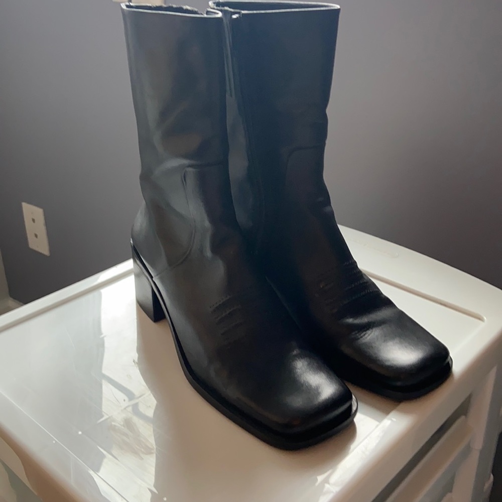 Black mid calf leather boots by Diba. Size 8